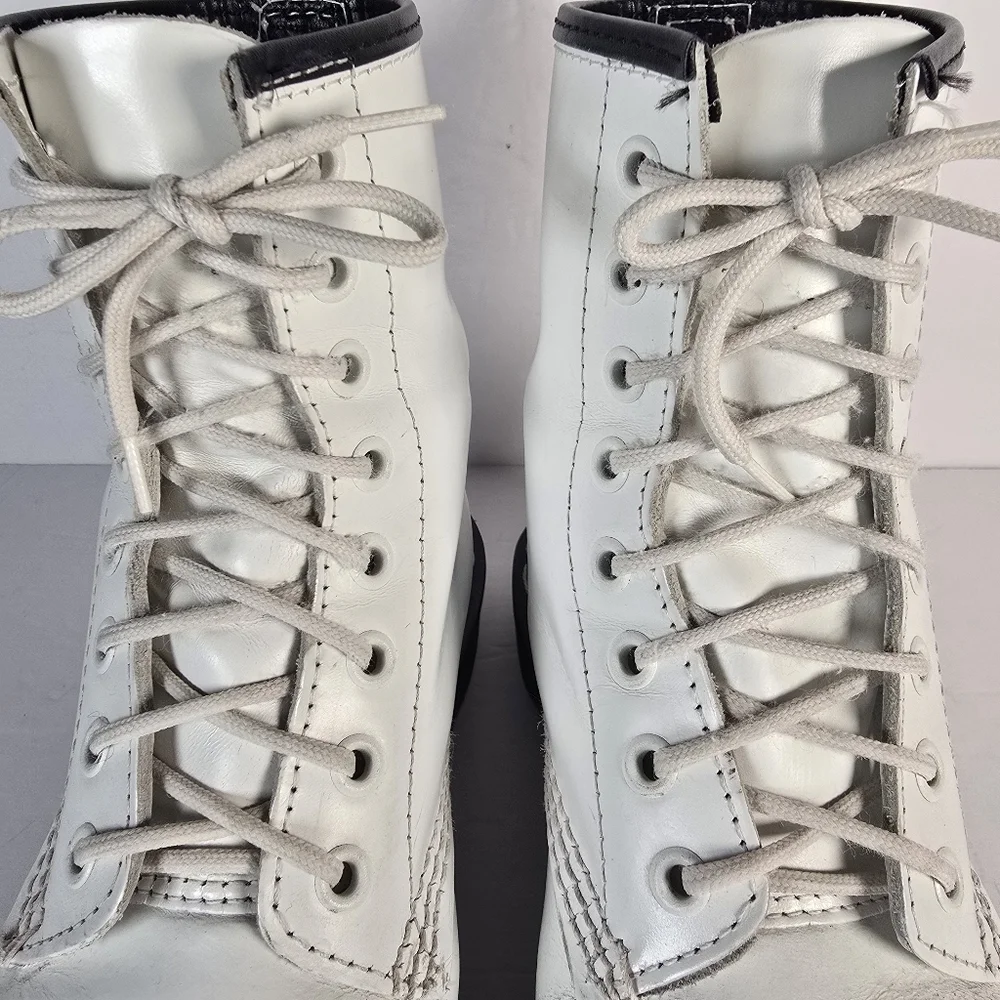 Dr. Martins Girls Vintage 1990s 8-Eye 1460 White Combat Boots Laceup Size 3 Moto